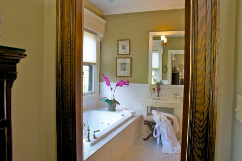 Bed & Breakfast Hilltop Inn
