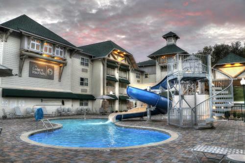 Hotel The Lodge At Five Oaks