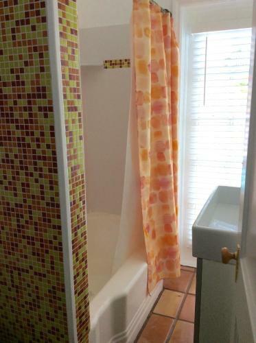 Suntiki Cottage Vacation Rentals