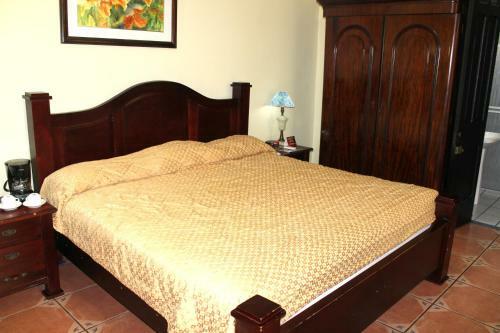 Hotel Sportsmens Lodge