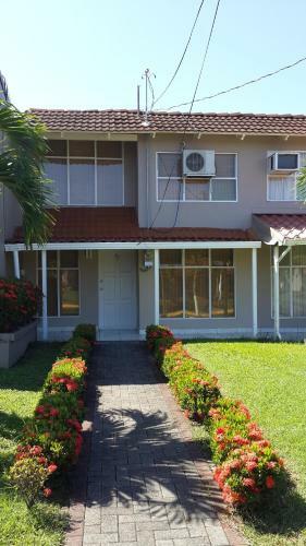 Condominio Tropical Jac�