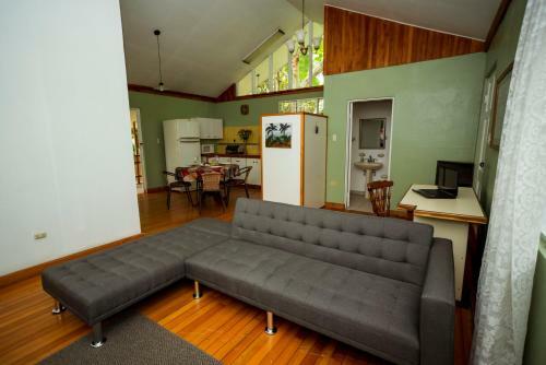 Hostal Casa De Piedra Escaz�