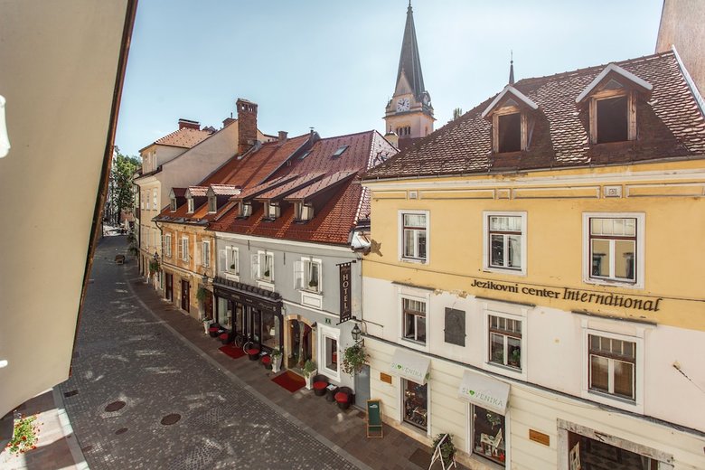 Lesar Hotel Angel
