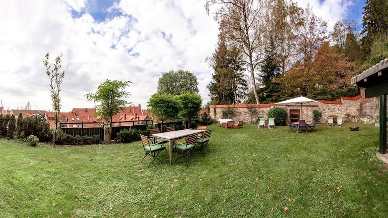 Lesar Hotel Angel