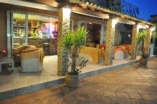 Hotel Makis Apartments