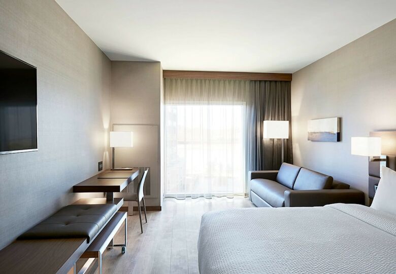 AC Hotel By Marriott Dallas Downtown