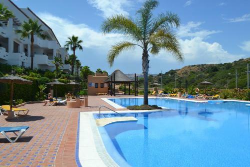 Duquesa Village Apartemento 2115