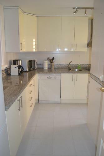 Duquesa Village Apartemento 2115