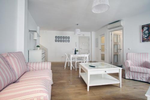 Center Apartments Tenorio
