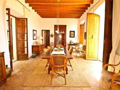 Holiday Home Casa Santaellas