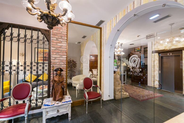 Hotel Via Leon