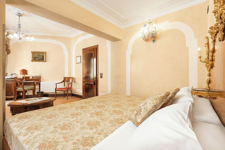 Hotel San Mois�