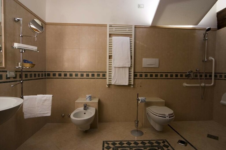 Hotel Santa Chiara & Residenza Parisi