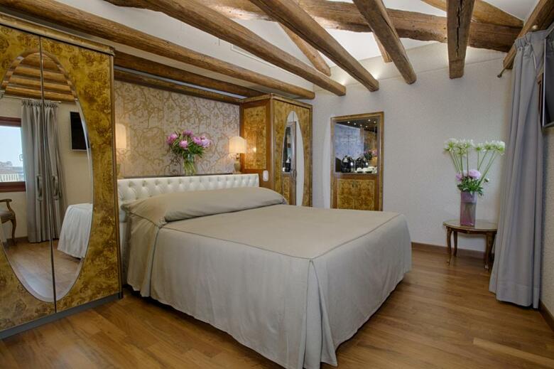 Hotel Santa Chiara & Residenza Parisi