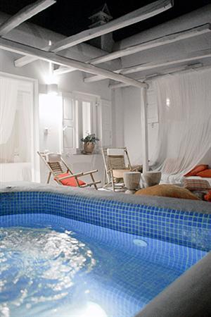 Hotel Ostraco Suites
