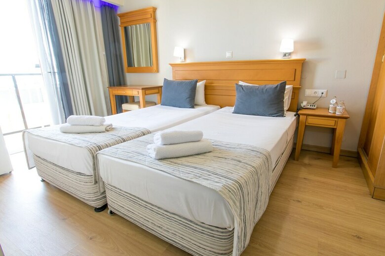 Costa Park City Hotel