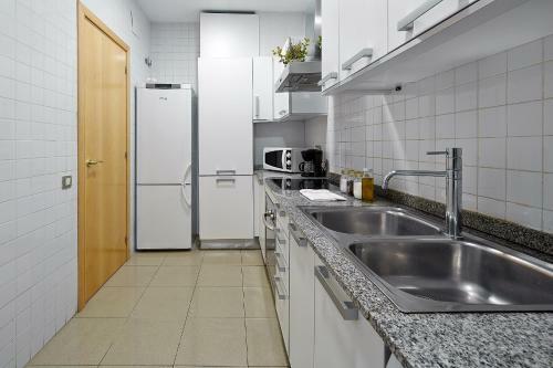 Fewdays Barcelona Apartments