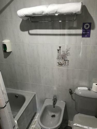 Hotel Hostal Alda Puerta Coru�a