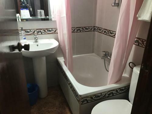 Hostal Madrid Playa Rooms