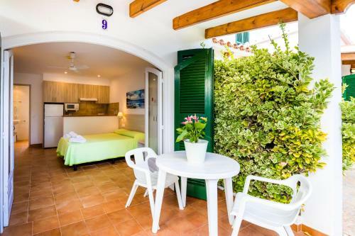 Apartamentos Arenal Playa