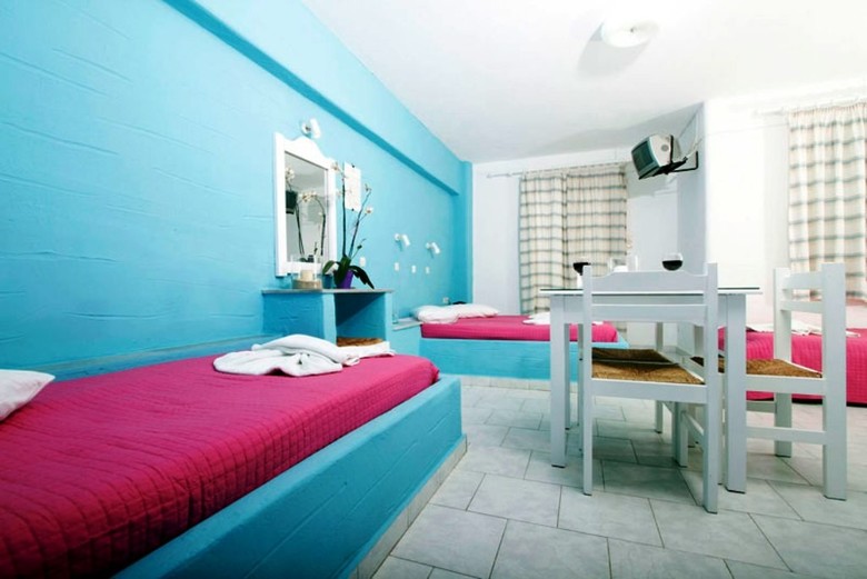 Stratos Studios & Apartments