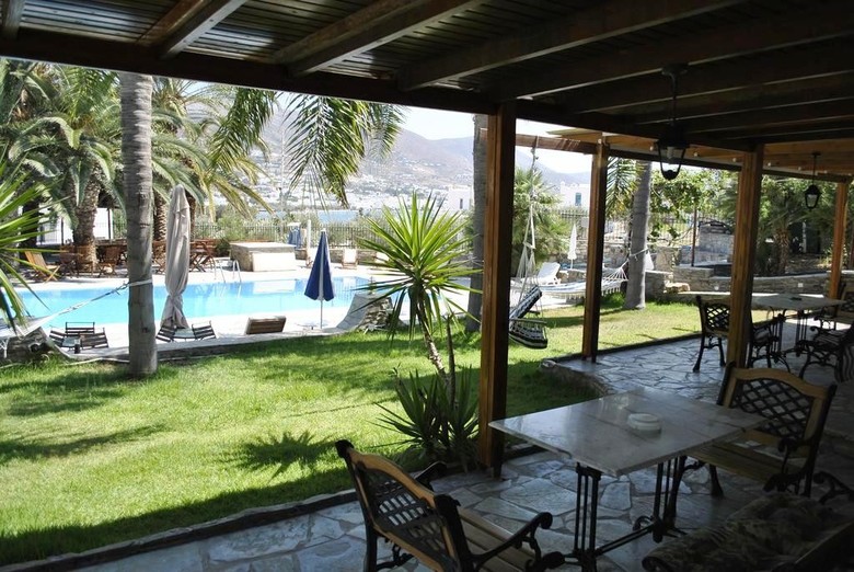 Apartamentos Paros Eden Park