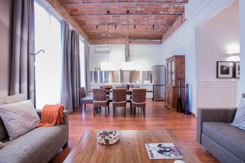 Serennia Apartamentos Ramblas - Pla�a Catalunya