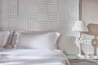 Notos Hotel & Suites