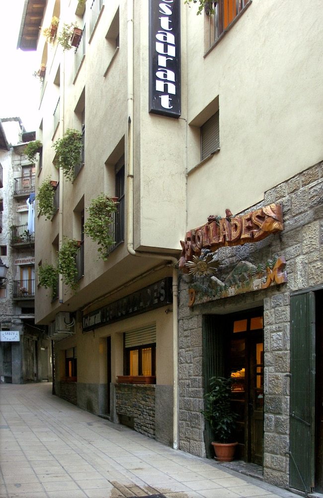 Albergue Hostal Les Collades