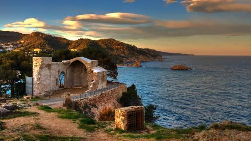 Apartment Lets Holidays Tossa De Mar Bernats