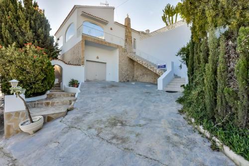 Villa Cucarres