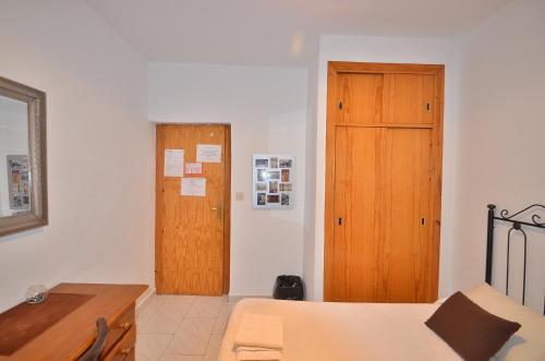 Hostal Residencia Ziri