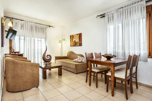 Aparthotel Nereides