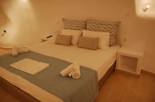 Villa Kalisperis Cave Houses
