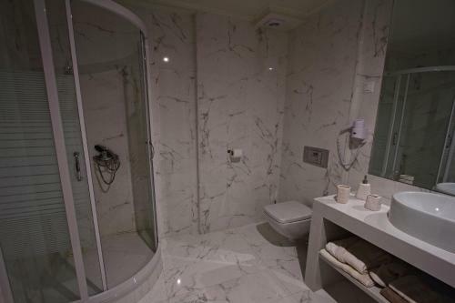 Siris Hotel