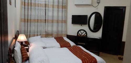 Hostal Hotel Executive Lodges