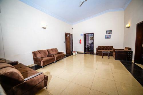 Hostal Shelton Accommodator