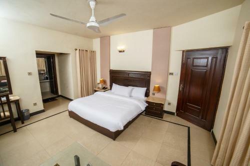 Hostal Shelton Accommodator