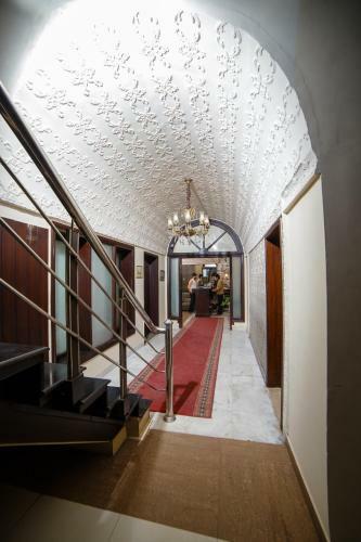 Hostal Shelton Accommodator