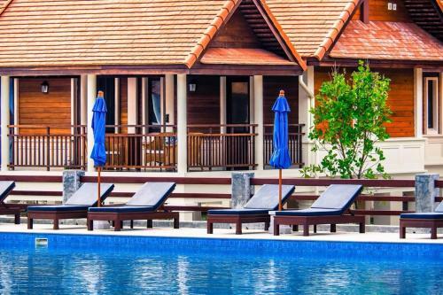 Hotel Le Menara Khao Lak Beachfront Villa & Resort