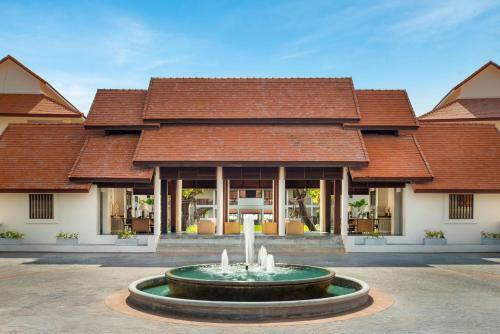 Hotel Le Menara Khao Lak Beachfront Villa & Resort