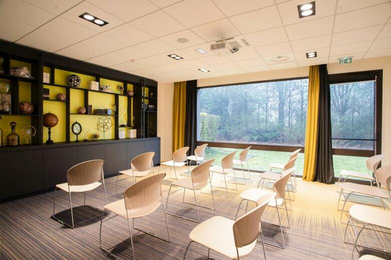 Hotel Park & Suites Ferney-voltaire