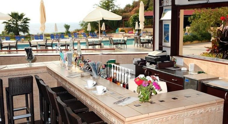Karavados Hotel