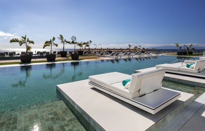 Hotel Royal Hideaway Corales Suites