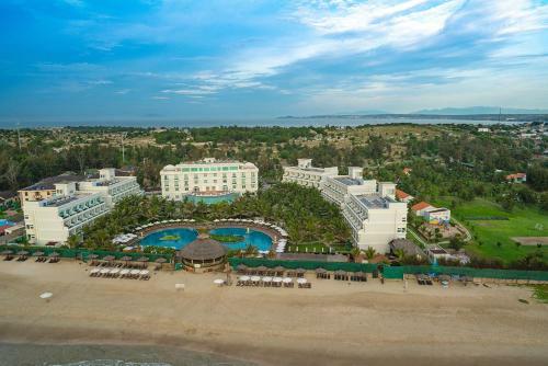Hotel The Sailing Bay Beach Resort