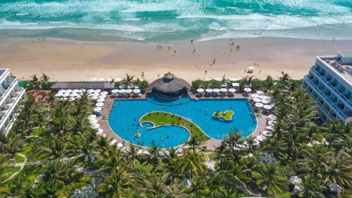 Hotel The Sailing Bay Beach Resort