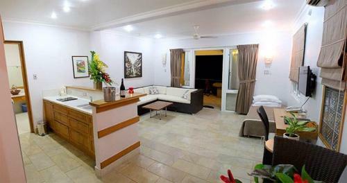 Hotel Shades Resort