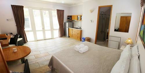 Hotel Shades Resort
