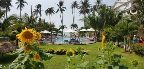 Sun & Sands Beach Hotel