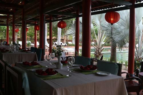Hotel Full Moon Village